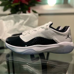 AIR JORDAN 11 CMFT LOW